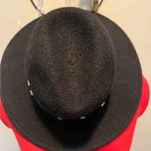 Elegant Black Wool Fedora Hat - Picture 2 of 3